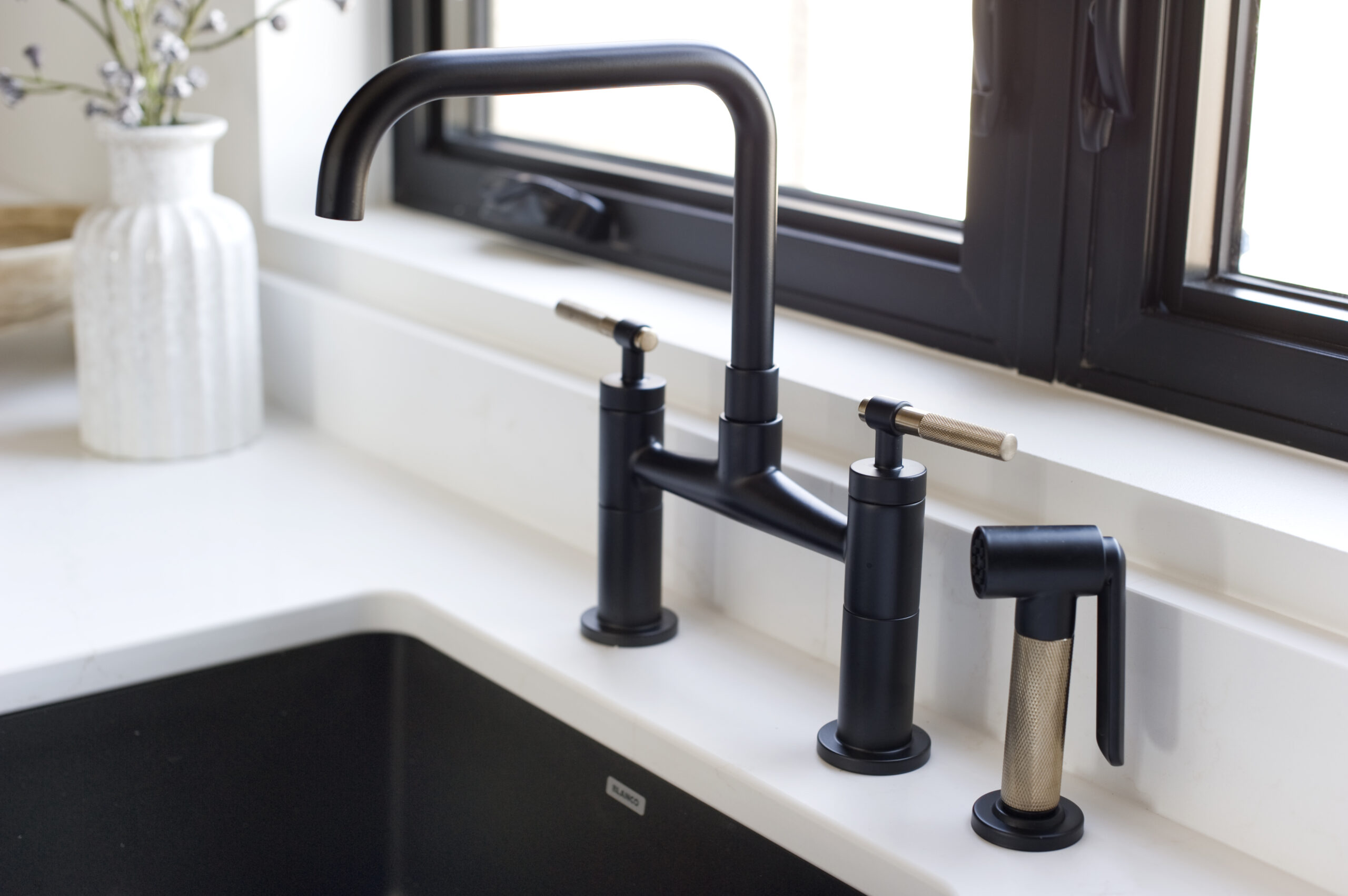 Brizo – Litze Bridge Kitchen Faucet (Matte Black & Luxe Gold)